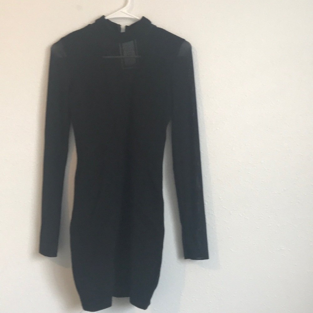 Beautiful long sleeve body con dress